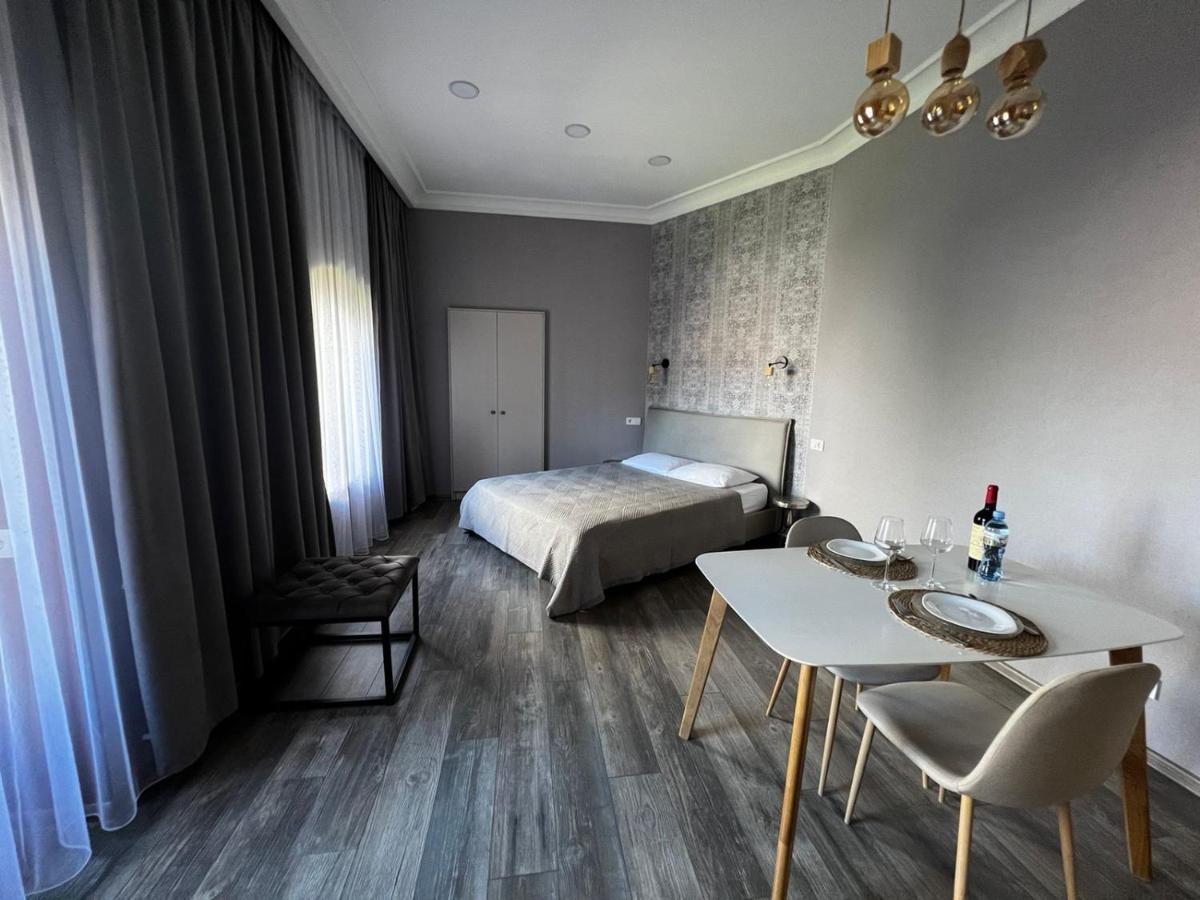 Chikhi Apartment Tbilisi ภายนอก รูปภาพ